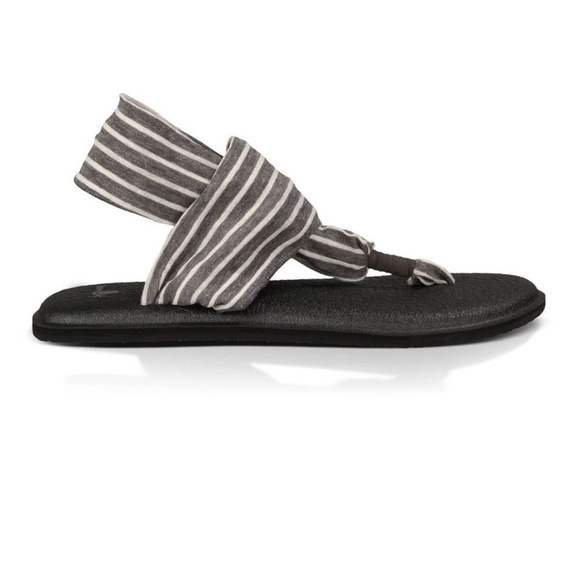 Sanuk Size 8 Yoga Sling Black Sandals Memory Foam Footbed Two Way Stretch Upper - Picture 1 of 8